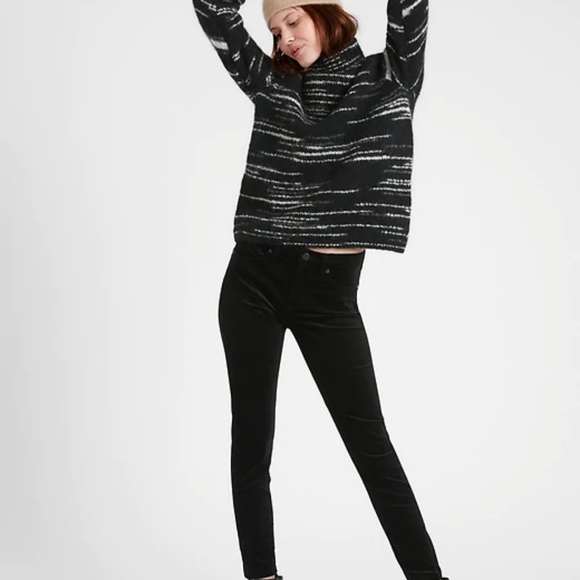 Gorgeous Mid Rise Velvet Skinny pants - Picture 3 of 7